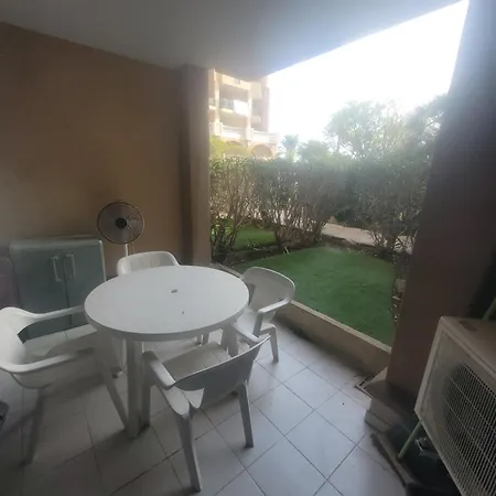 Charmantes Dans Un Moderne A Deux Pas De La